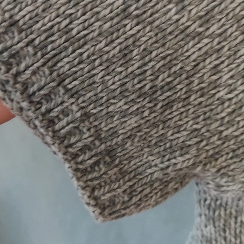 Express Sweater - Picture 4 of 7